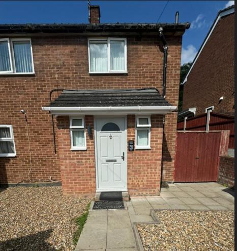 Charming 3-Bedroom Retreat With Modern Comforts South Ockendon Екстер'єр фото